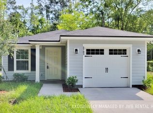 5793 Carver Cir NE, Jacksonville, FL 32208