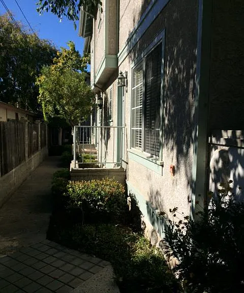 1229 S Alta Vista Ave — Photo 2