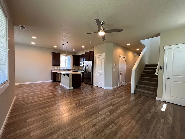 503 N 41st Ave — Photo 3