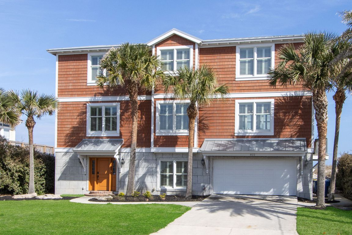 Welcome to this 3-story achitectural masterpiece on a generous 75 x 100 lot ......