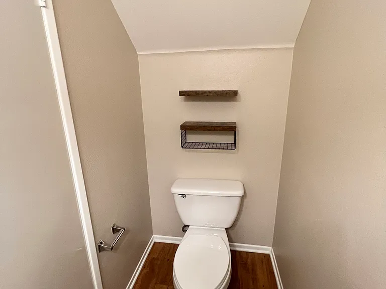 102 Santa Barbara Ct — Photo 10