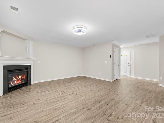 5th image of 6340 Green Vista Ct