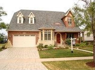1068 Hermes Ave, Lemont, IL 60439