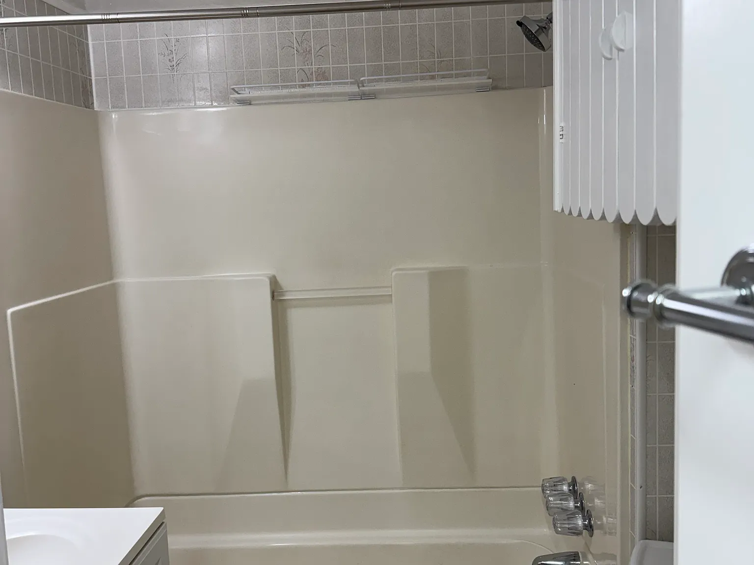 1 bed, 490 sqft, $1,950 — Photo 2