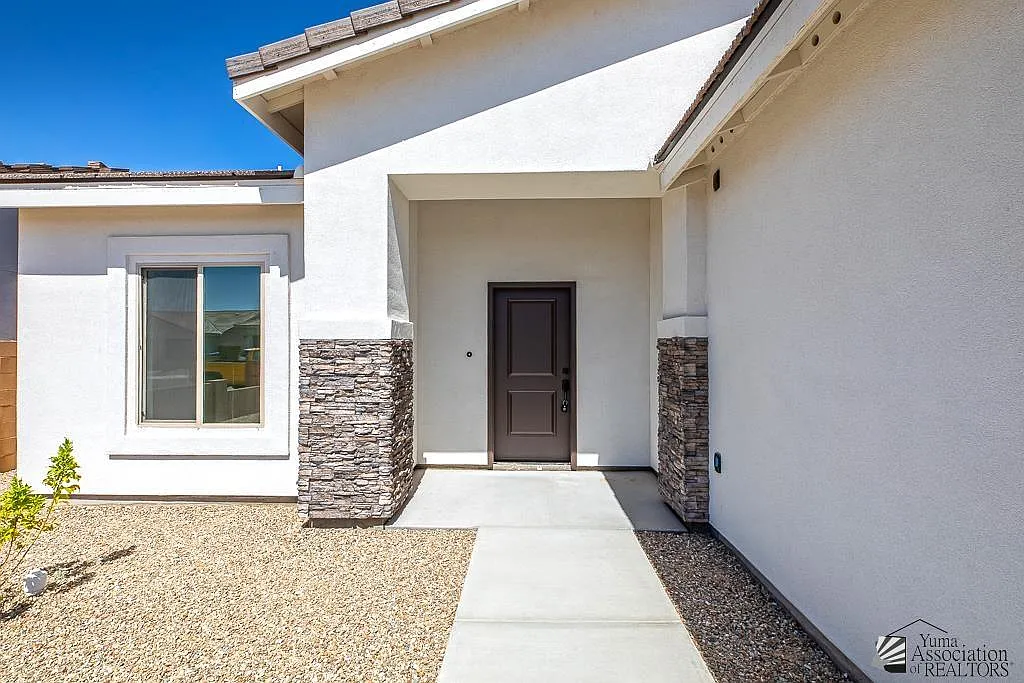 3 bed, 2.0 bath, 1304 sqft, $1,750 — Photo 3