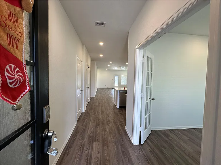 5111 Winslow Grove Dr — Photo 3