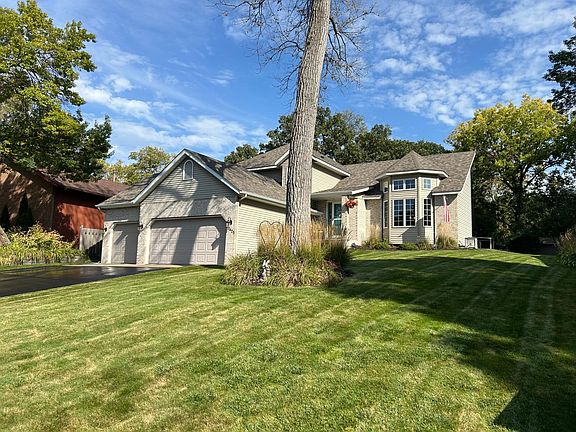 2nd image of 13425 Hillcrest Ln