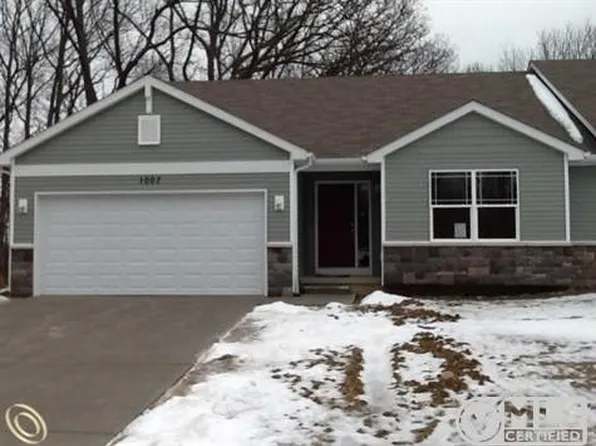 862 Spirea, Howell, MI 48843