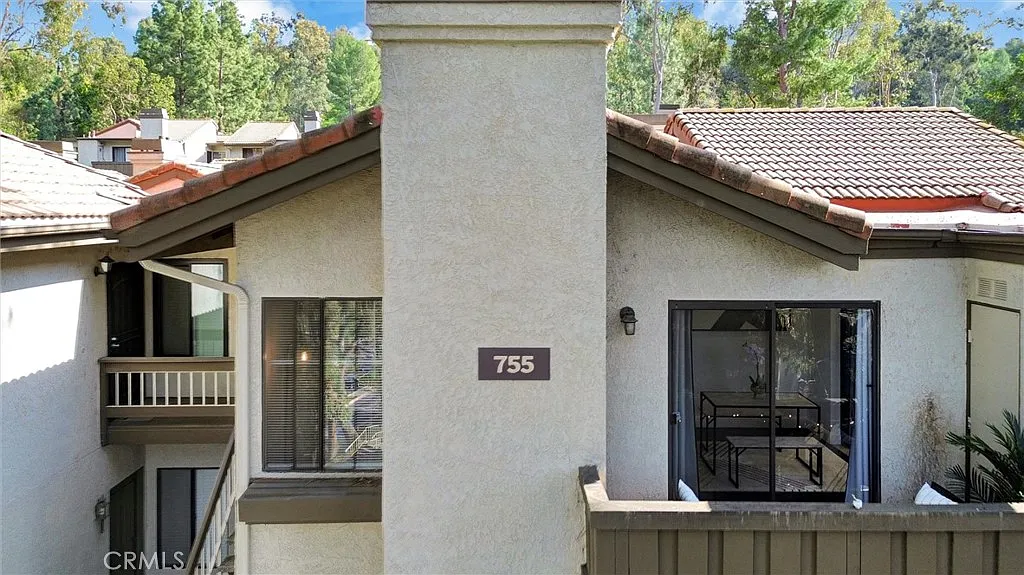 2 bed, 789 sqft, $2,700 — Photo 2