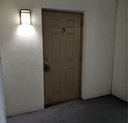 3rd image of 101 SE 6th Ave APT 3