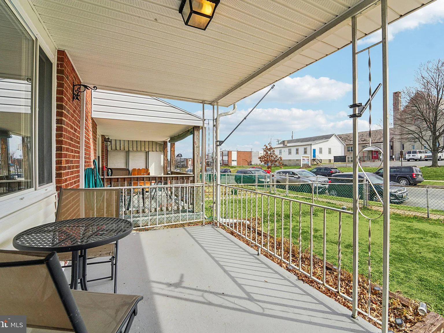 2 bed, 896 sqft, $1,650 — Photo 2