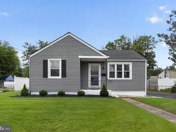 32 Stanford Rd, Cherry Hill, NJ 08034