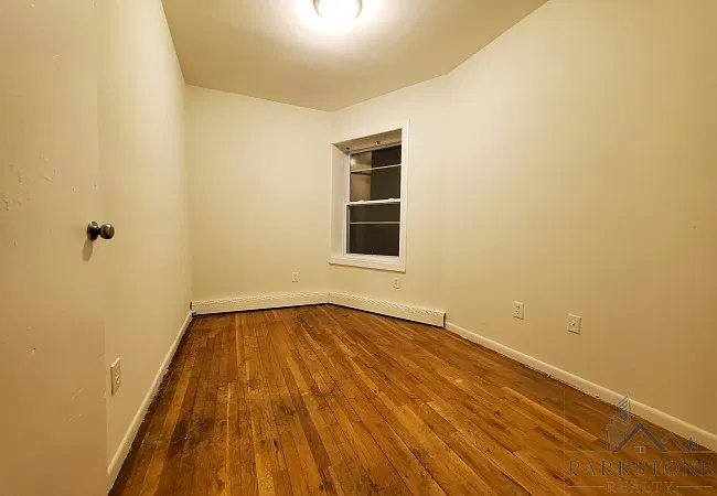 3 bed, 1.5 bath, 850 sqft, $2,550 — Photo 2