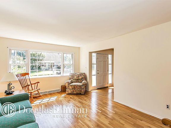 4th image of 44 Clifford Pl