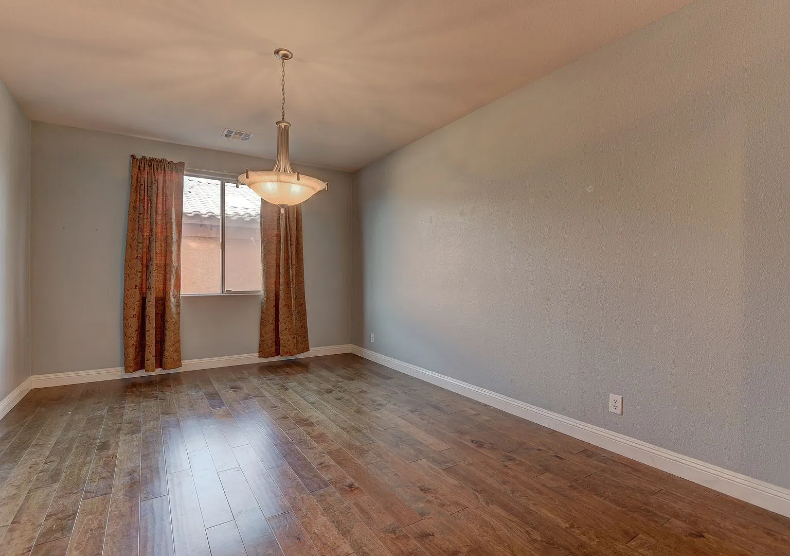 Single Story Home in Calico Ridge — Photo 4