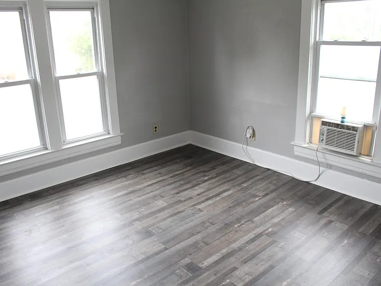 142 N Lancaster St — Photo 13