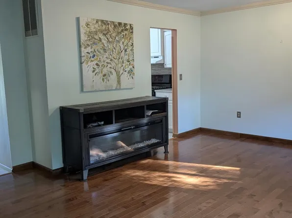 10 Squires Gate Unit H, Poughkeepsie, NY 12603