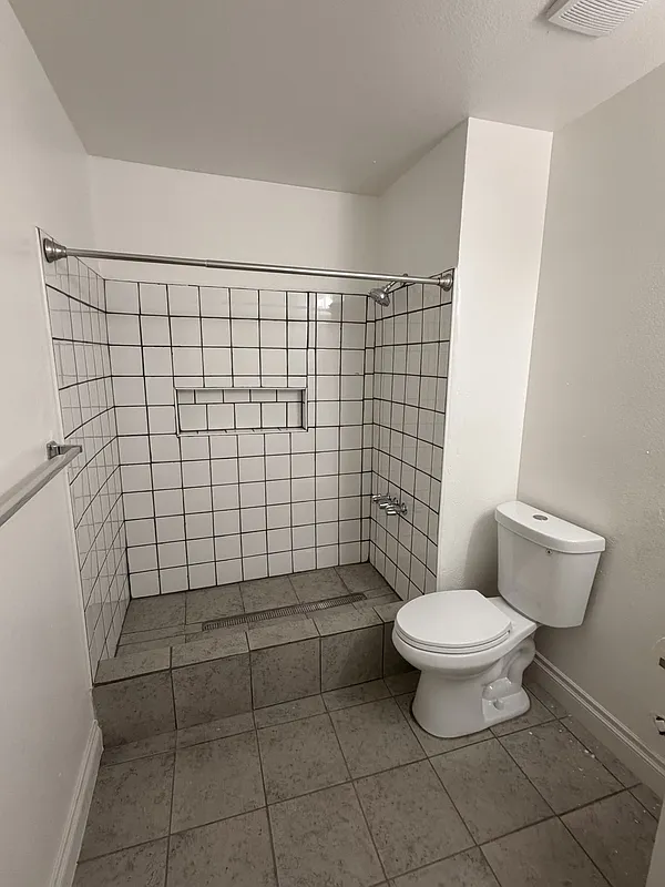 2 bed, 2.0 bath, 1004 sqft, $1,400 — Photo 3