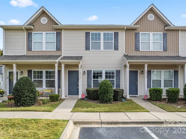 12772 Persimmon Tree Dr, Charlotte, NC 28273