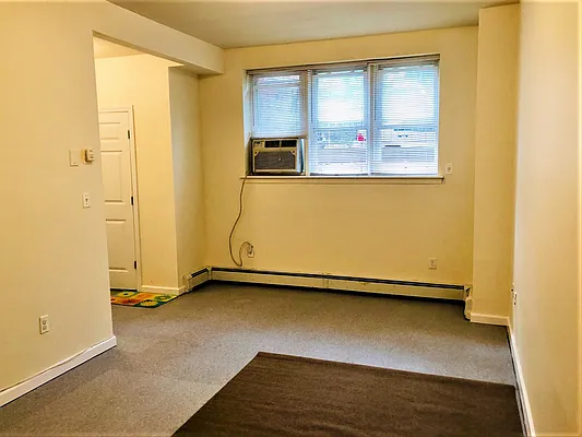 Sold by Dom Realty | media 19
