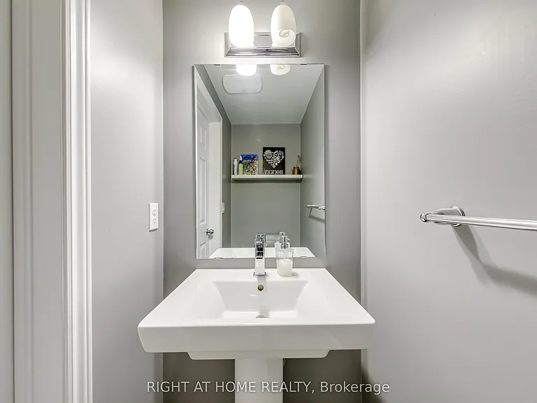 40 Carnation Ave #109 — Photo 8