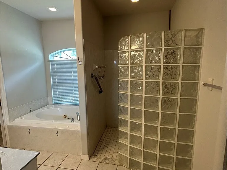 2675 N Canterbury Lake Dr — Photo 8