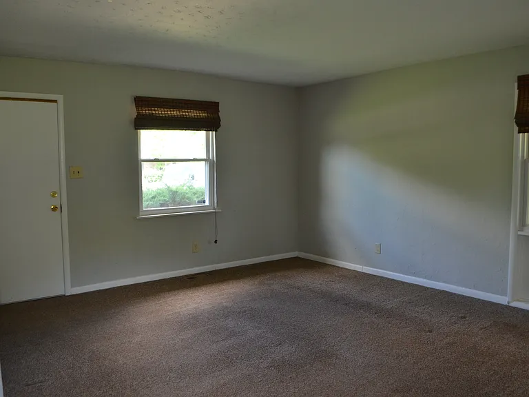 720 Waco Rd — Photo 5