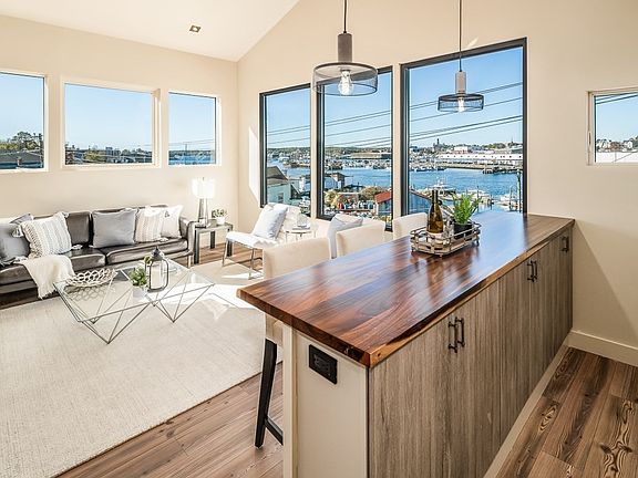 5th image of 86 E Main St #2