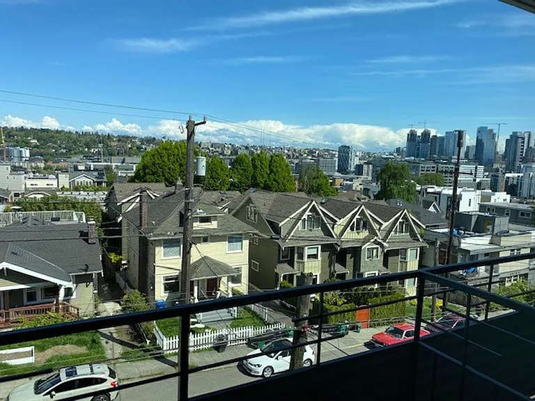 Dolores Manor Apartments — Photo 37