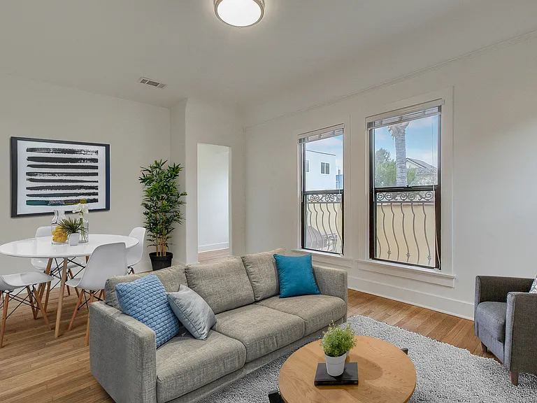 Barton Apartments — Photo 14
