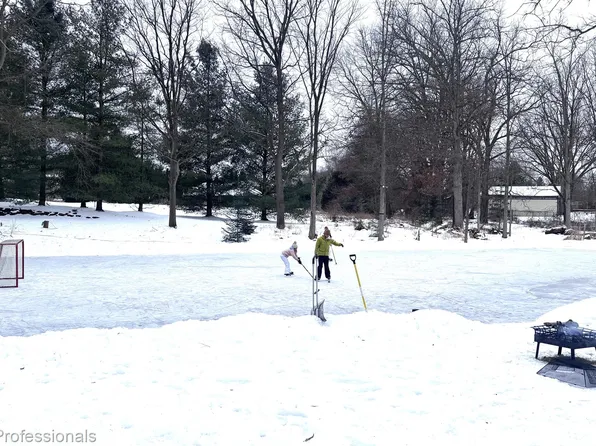 8170 Towering Pnes, Clarkston, MI 48348