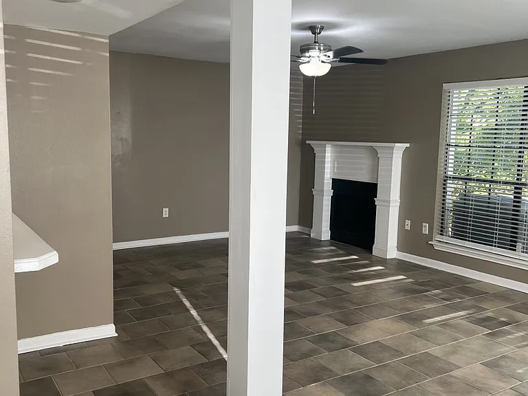 290 Bracewell Dr #C — Photo 4