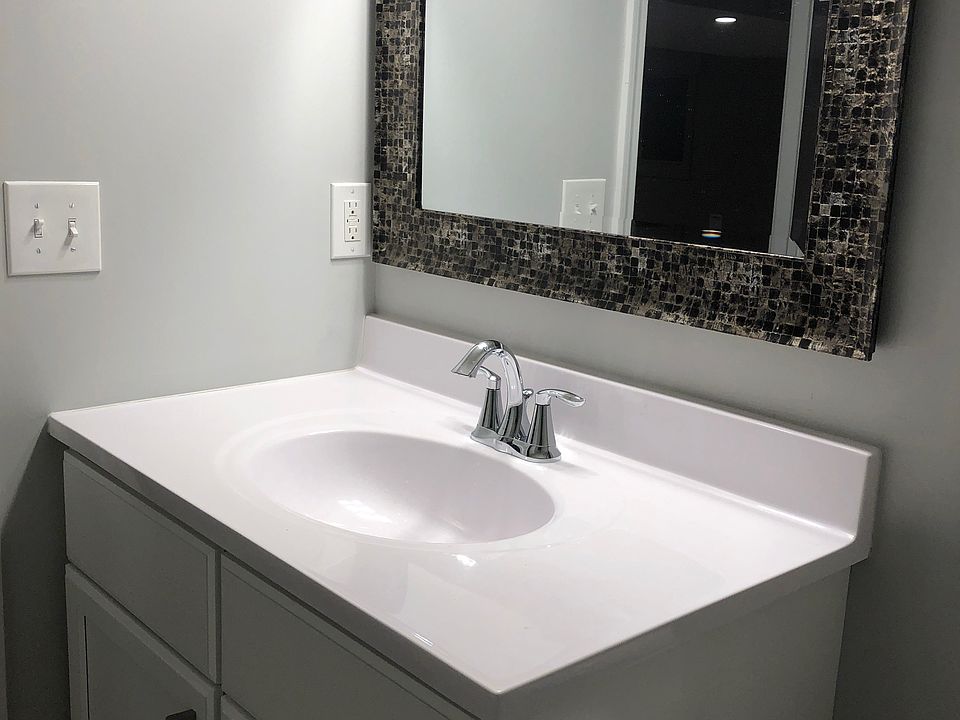 2nd image of 7007 Linden Ln