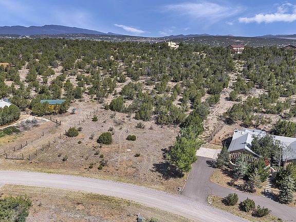 3rd image of 35 Camino Collado