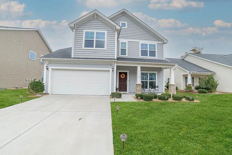 3 bed, 2.0 bath, 1865 sqft, $2,200 — Photo 3