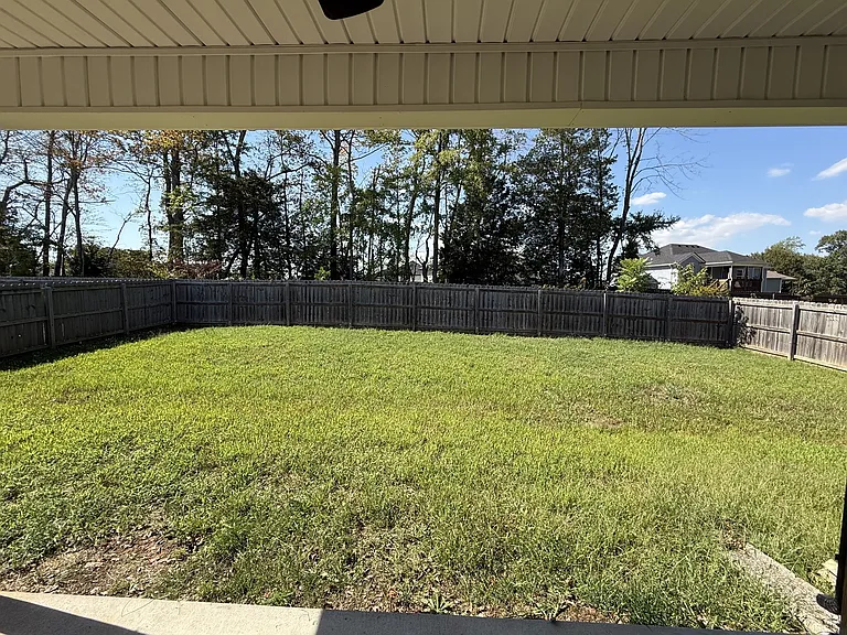 1616 Parkside Dr — Photo 20