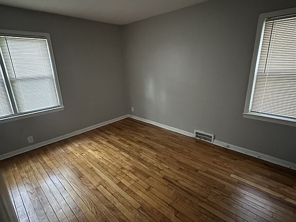 5th image of 4213 Waverly Ave #1
