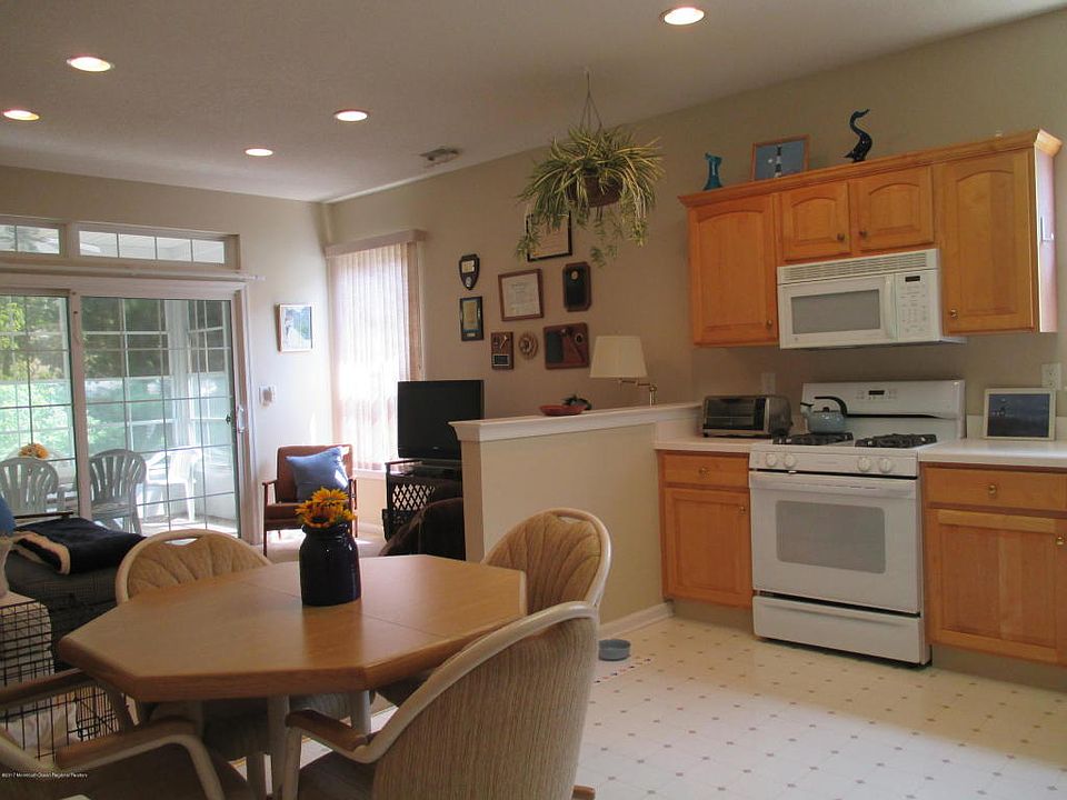 1st image of 103 Golden Seasons Dr