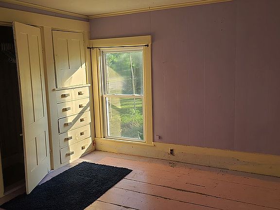 Upstairs bedroom 2
