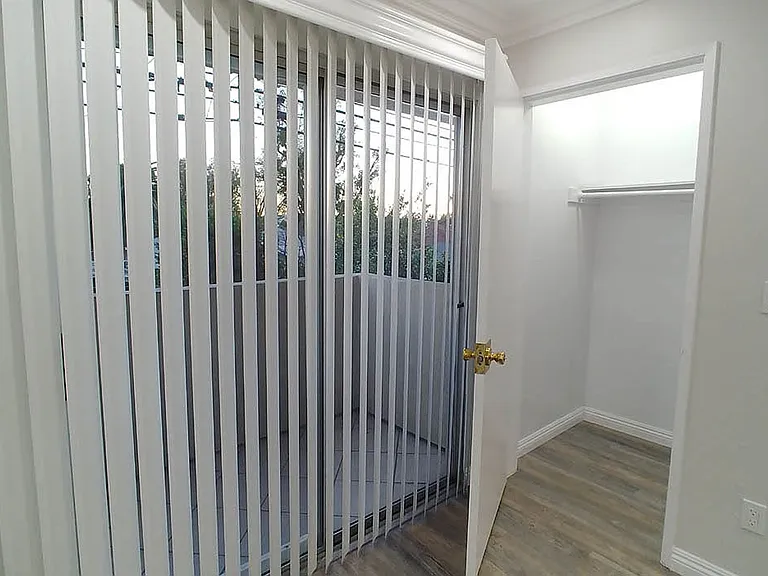 14242 Roscoe Blvd — Photo 14