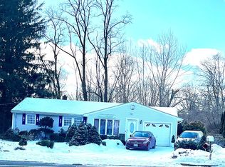 2250 Mendon Rd, Cumberland, RI 02864