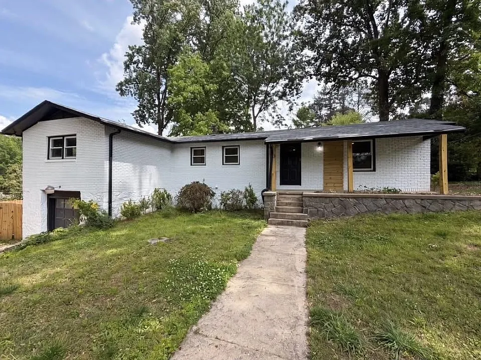 3807 Greenhill Dr