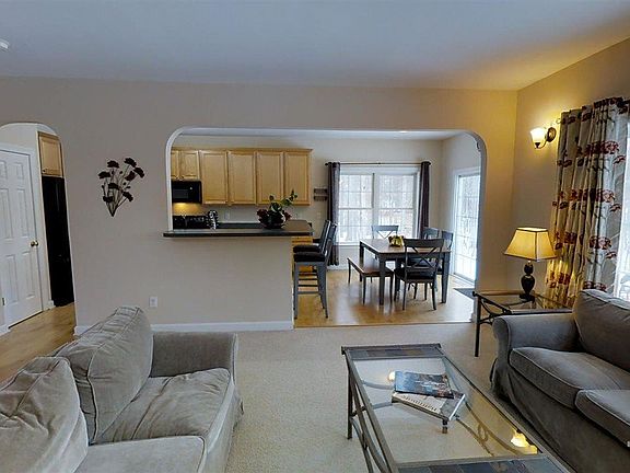 2nd image of 1620 Cavell Ct