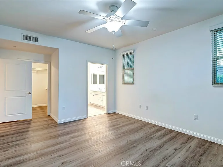 70 Kempton — Photo 17