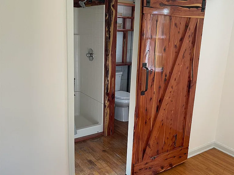 315 Caroline Ave — Photo 24