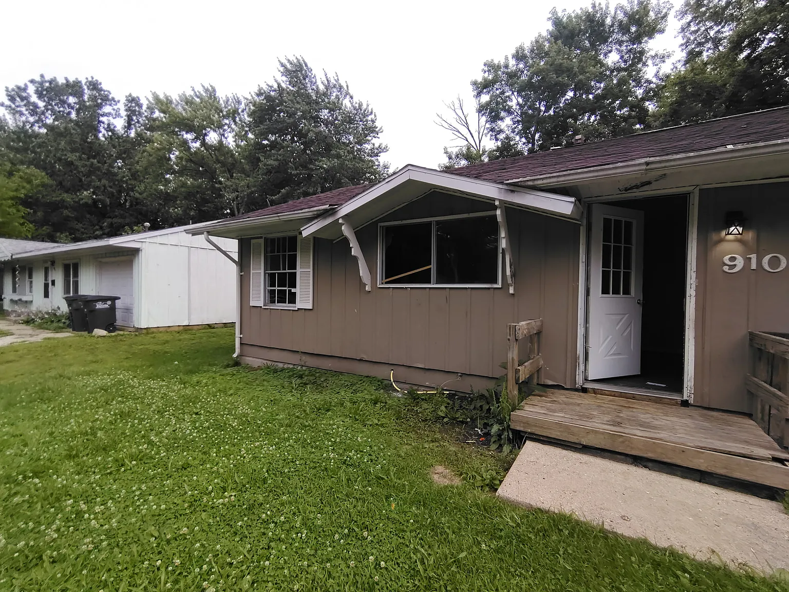 3 bed, 1500 sqft, $1,100 — Photo 2