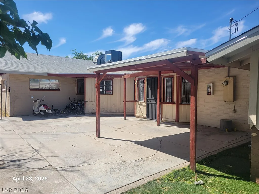 Building Photo - 3012 Mountain Vista St #B