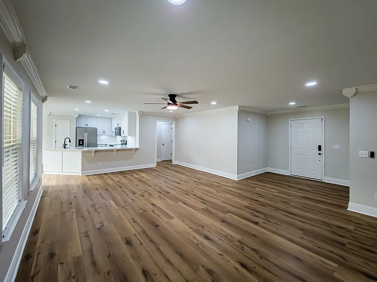 105 Cypress Ridge Rd — Photo 6