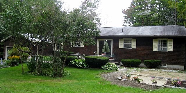 2nd image of 2092 Jericho St