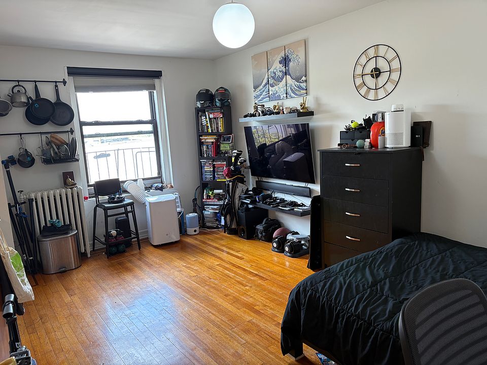 1st image of 300 8th Ave APT 5O